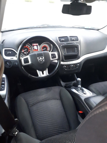 Imagen 5 de 8 de Dodge Journey 2011 2.4 Sxt (3 Filas) 170cv At