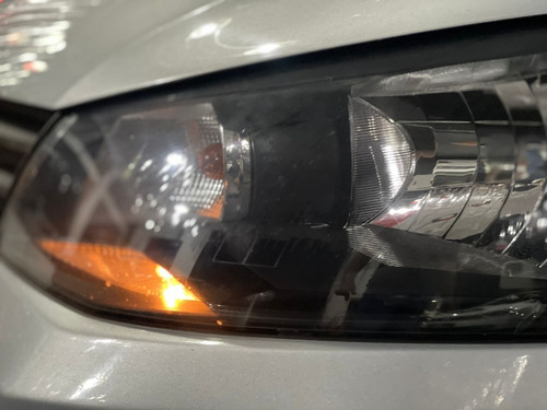 Imagem 8 de 13 de Volkswagen Saveiro 1.6 Mi Total Flex 8v