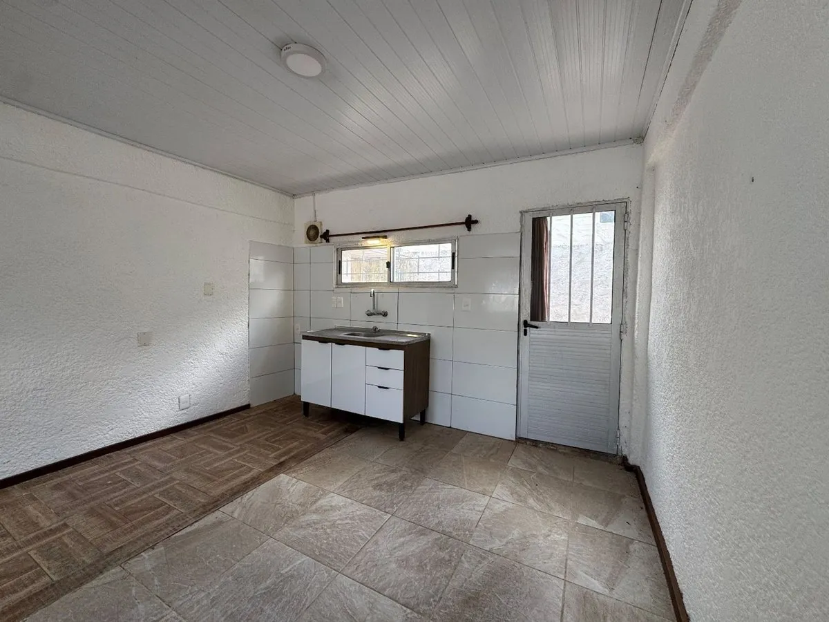 Alquilo Casa 1 Dormitorio Con Garaje Est Atlantida · Foto 3