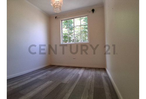 Se Arrienda Casa En Huechuraba En Condominio