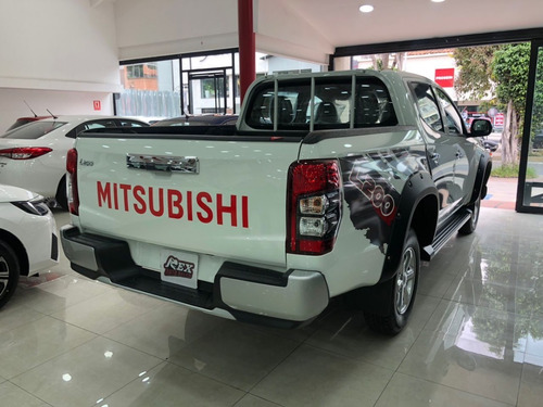 Imagen 6 de 12 de Mitsubishi L200