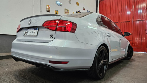 Imagen 22 de 25 de Volkswagen Vento Gli 2017 2.0 Tsi At Smart Garage