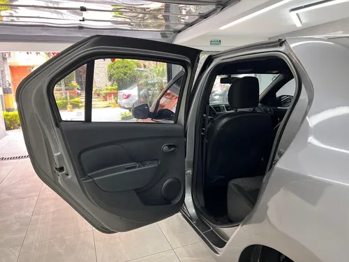 Renault Logan At 2023