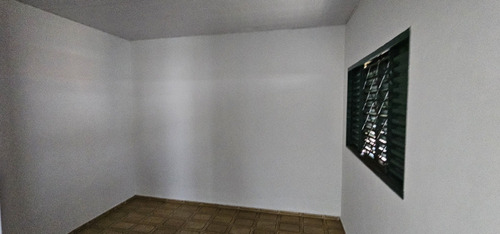 Casa De 2 Quartos Com Edícula