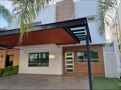 Hermosa Casa En Residencial  Portanova, El Pueblito Qro