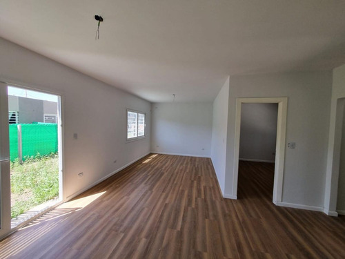 Imagen 7 de 26 de Casa En Venta 3 Ambientes- Grand Bourg