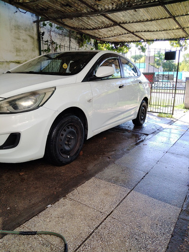 Hyundai Accent Full