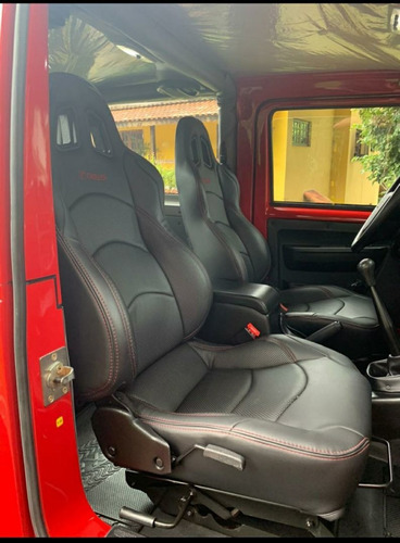 Troller T4 2014 3.2 2p
