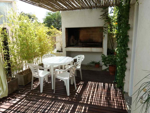 Venta Casa + Departamento V. Del Lago Carlos Paz