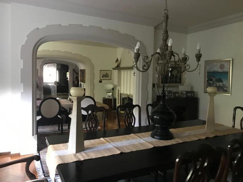 Importante Casa De Estilo En Pocitos