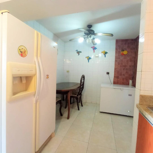 Imagen 6 de 11 de Ninoska Fuenmayor Ofrece Apartamento En Venta. Residencias Luxor, Valles De Camoruco Valencia.