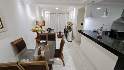 Apartamento De 70m² Com Dois Quartos, Com Uma Suíte, Todo Em Porcelanato No Bairro Bom Jardim.