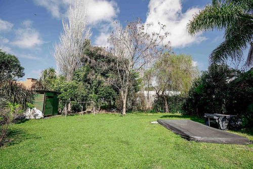 Imagen 3 de 10 de Casa En Venta De Tres Dormitorios Parque Y Pileta