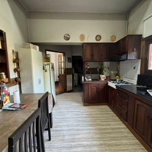 Chalet Con Local Comercial