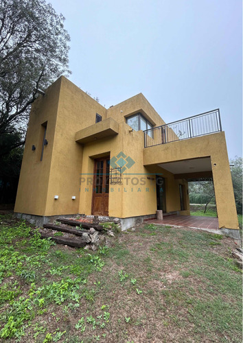 Casa De 1 Dorm En Venta, Agua De Oro