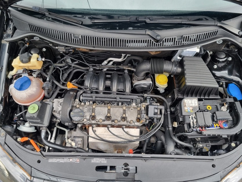 Imagem 7 de 8 de Volkswagen Polo 2013 1.6 Vht Sportline Total Flex 5p
