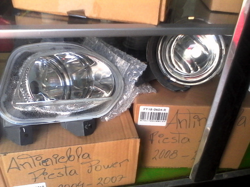 Faros Nieblinero De Ford Fiesta 2004-2007 Y 2008-10