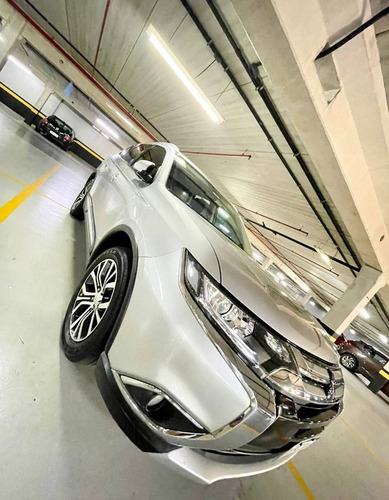 Imagem 10 de 12 de Mitsubishi Outlander 2.0 16v Gasolina 4p Automático