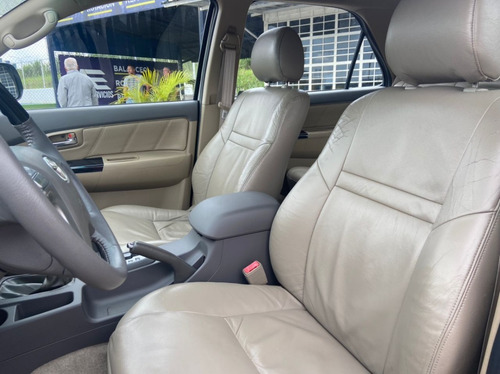 Imagen 12 de 16 de Toyota Fortuner