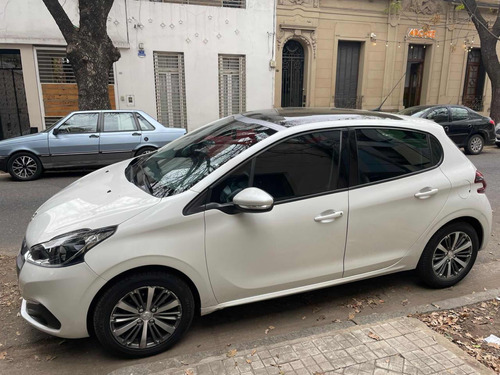 Peugeot 208 1.6 Feline Tiptronic