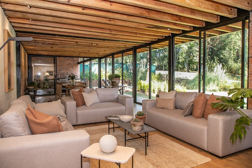 Imagen 2 de 25 de Fairway 5, Casa Amueblada De Lujo En Venta Con Vista Al Bosque