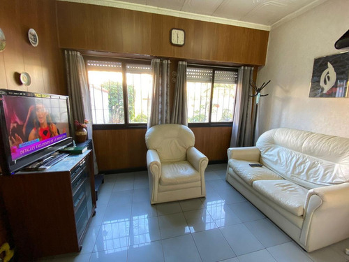 Imagen 6 de 15 de Dúplex De 4 Ambientes Con Cochera Y Jardín