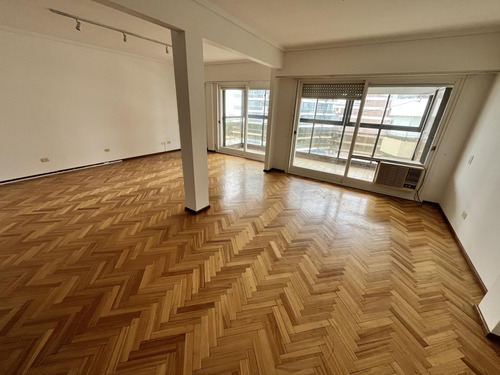 Departamento En Venta En La Lucila De 4 Ambientes Con Dependencia, Cochera Con Baulera