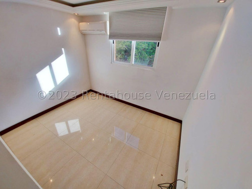 Imagen 17 de 18 de Apartamento Remodelado A Estrenar En Colinas De La Tahona!
