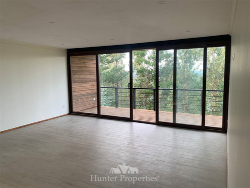 Casa En Venta De 4 Dorm. En Pichilemu