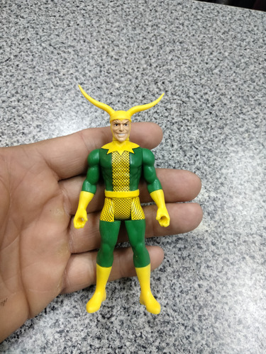 Marvel Loki, Hasbro Retro, 3.75 Pulgadas!! (Usado)
