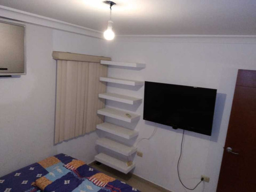 Imagen 14 de 30 de Casa En Venta. Urb. Andrés Bello. Maracay