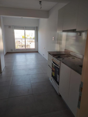 Imagen 27 de 30 de Venta Departamento Un Dormitorio Frente Con Balcón Maipú Al 2200 - Abasto