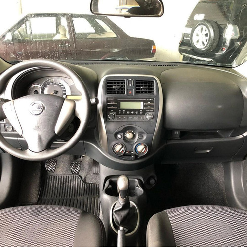 Imagem 4 de 8 de Nissan March 2015 1.6 16v Sv 5p