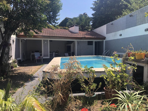 Imagen 6 de 29 de Casa En Venta En San Antonio De Padua - Merlo- Con Pileta Y Quincho- A Solo Mts De Padua Centro