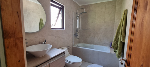 Casa En Condominio Nueva / 4 D 3 B 240 M2.