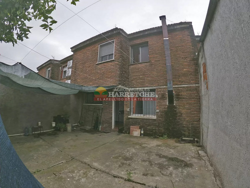 Casa En Dos Niveles Venta Progreso, 3 Dormitorios, Parrillero, Estacionamiento, Con Renta