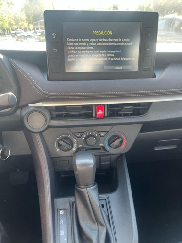 Toyota Yaris 1.5 5P Base At Cvt