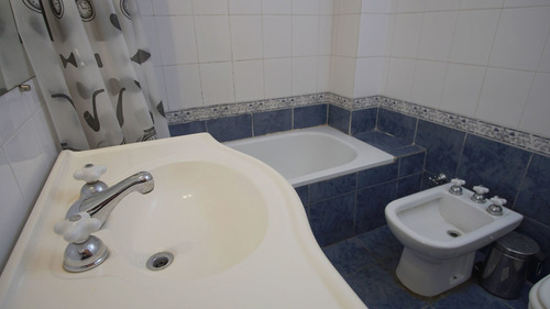 Imagen 12 de 26 de Venta Casa Duplex Beccar 3 Amb Con Patio Y Cochera