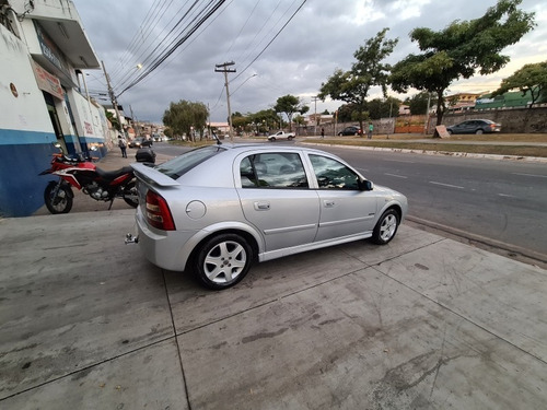 Imagem 6 de 14 de Chevrolet Astra Hatch 2.0 8v Advantage 2009/2009