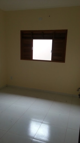Casa Com 3/4 Em Condomínio Fechado