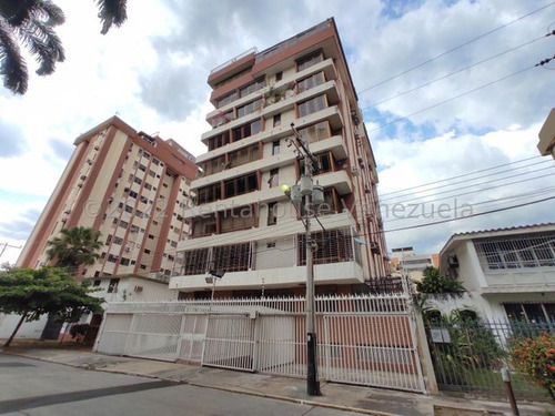 Gjg 25-10982 Vende Espacioso Apartamento 133 Mts2 Urb San Isidro Maracay