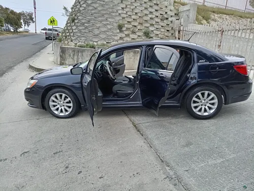 Chrysler 200