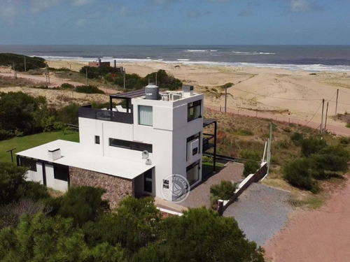 Lo Que Dejas... En Punta Del Diablo