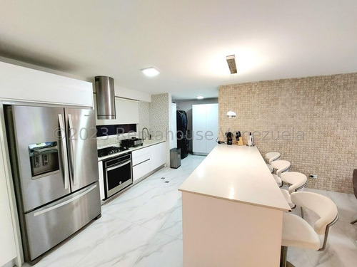 Apartamento En Alquiler En Santa Paula 25-20639