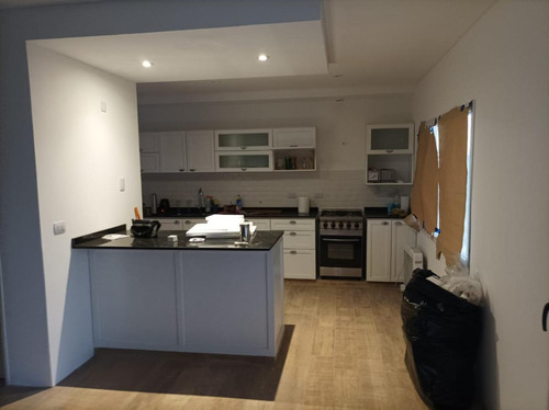 Casa En Venta - 3 Dormitorios 3 Baños - Cocheras - 2.125mts2 - Poblet, La Plata