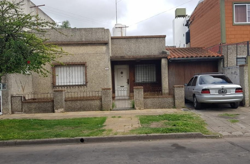 Se Vende Casa A Refaccionar En Villa Luzuriaga