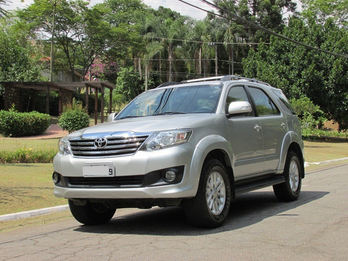 Toyota Hilux Sw4 2.7 Sr 4x2 Flex 4p Automático 2014