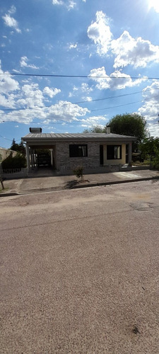 Alquilo Y/o Vendo Casa De 3 Dormitorios Y Amplio Terreno