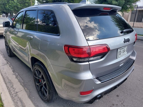Imagen 4 de 15 de Jeep Cherokee Srt8 2018 Plata, 27,000 Km, Flamante