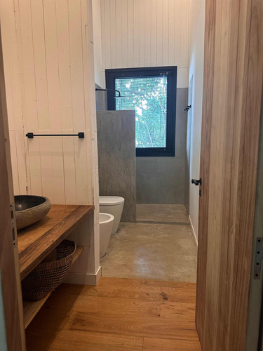 Casa De 180 Mt ,con Playa Sobre Río Paraná. Ituzaingo, Provincia De Corrientes, Seguridad 24 Hs, Capacidad 8 Personas, De Lujo, Totalmente Equipada, Casa De Casero Equipada Independiente, Alq Tempor